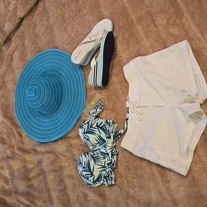 NWT SHORE & SHADE Bikini Top 34DD-36D